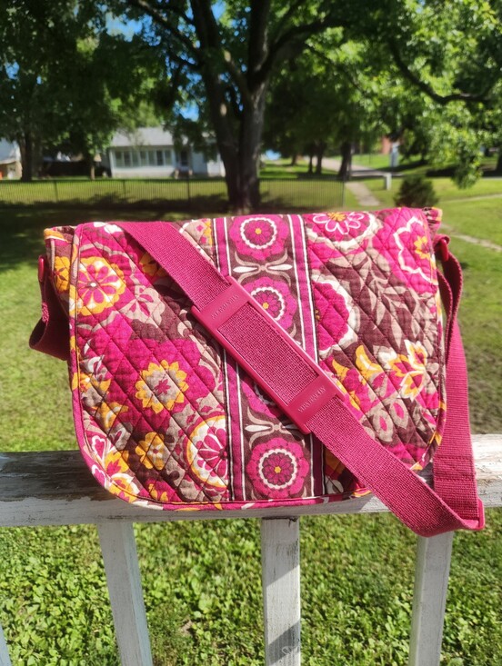 Vera Bradley Handbags - Vera Bradley Carnaby Little Betsey Quilted shoulder bag EUC